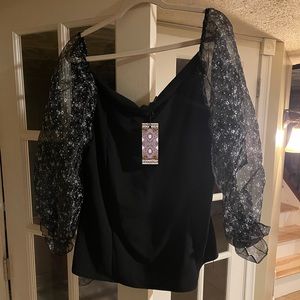 Cute shirt never worn